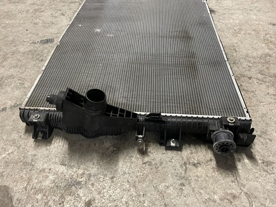 2017-2019 FORD F250 F350 6.7L DIESEL SUPERDUTY RADIATOR OEM *BENT*
