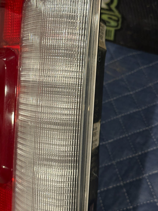2017-2019 FORD F250 F350 F450 REAR LEFT DRIVER LED TAIL LIGHT ASSEMBLY OEM
