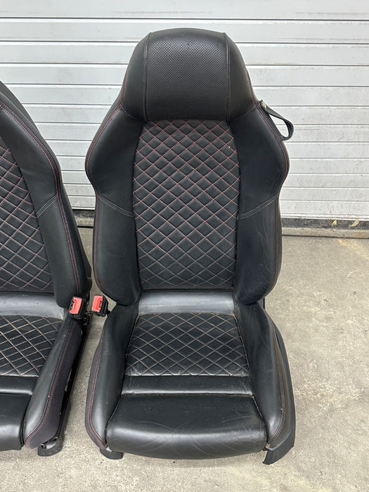 2017 AUDI R8 LEFT RIGHT RED DIAMOND STITCHED SEATS OEM *WEAR/READ DESC*