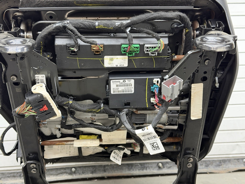 2019-2024 RAM 2500 3500 LARAMIE BLACK LEATHER HEATED COOLED DRIVER SEAT OEM