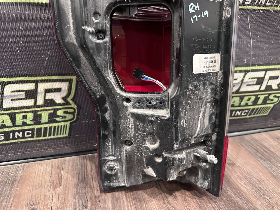 2017-19 FORD F250 F350 F450 PASSENGER RIGHT LED TAIL LIGHT OEM *READ DESCRIPTION