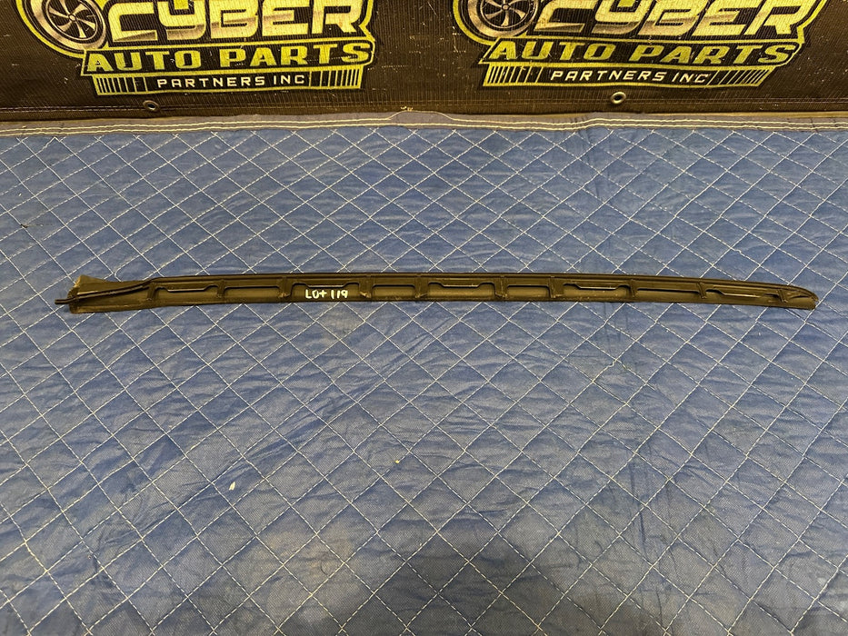 2024 BMW M3 M4 G80 G82 FRONT LEFT WINDSHIELD TRIM SEAL OEM 7427878