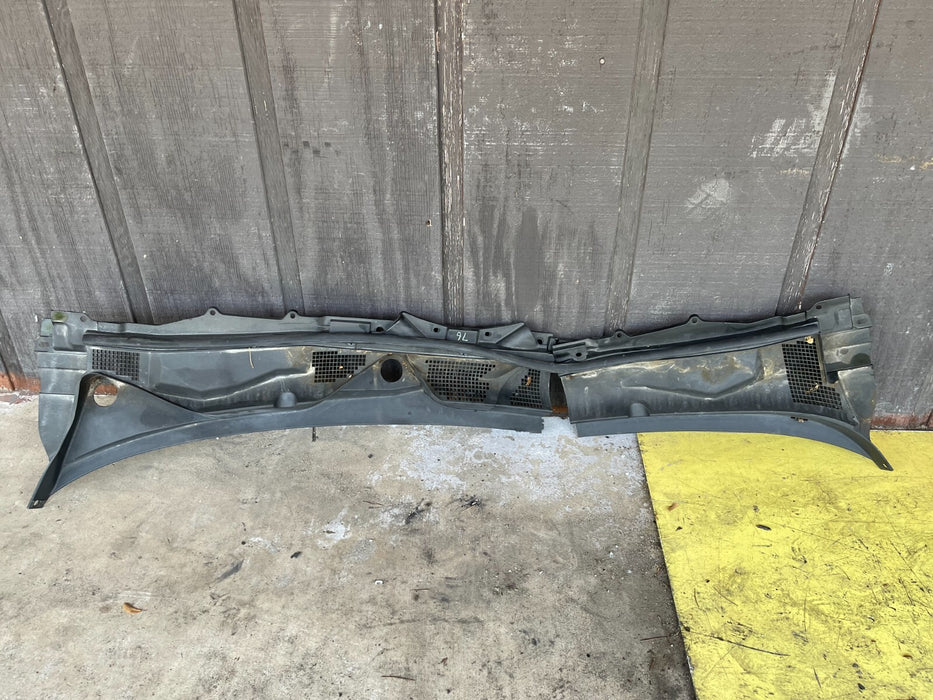 2011 NISSAN 370Z WINDSHIELD WIPER COWL ASSY OEM 2009-2020