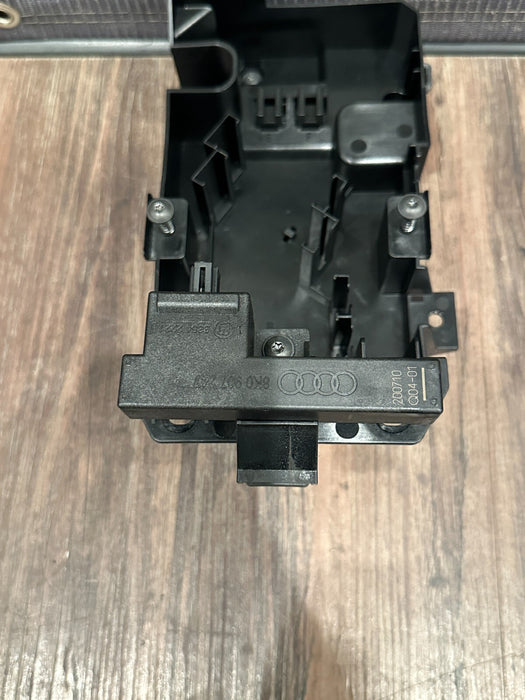 2021 AUDI R8 MAIN FUSE BOX RELAY OEM 4S0 937 548 BA