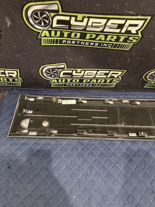 2017-2019 FORD F250 F350 PLATINUM TAILGATE TRIM PLAQUE OEM *SCRATCHES 3-4*