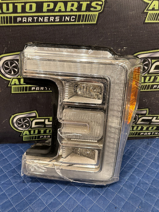 2017-2019 FORD F250 F350 F450 DRIVER LEFT LED HEADLIGHT OEM ~DAMAGE CRACKED~