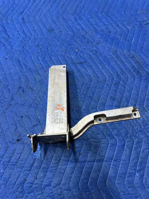 2011 BMW 550i F10 5 SERIES FRONT RIGHT BUMPER BAR BRACKET 7158874