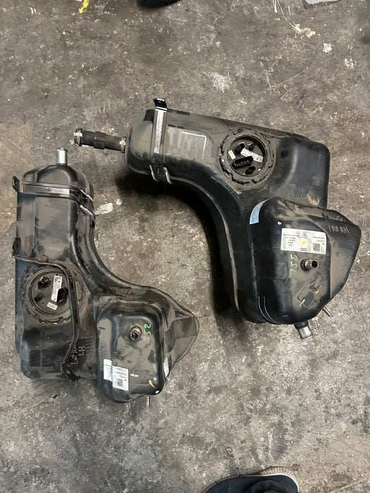 2021 AUDI R8 LEFT RIGHT FUEL TANKS PAIR OEM 4T7 201 021 4S7 201 022