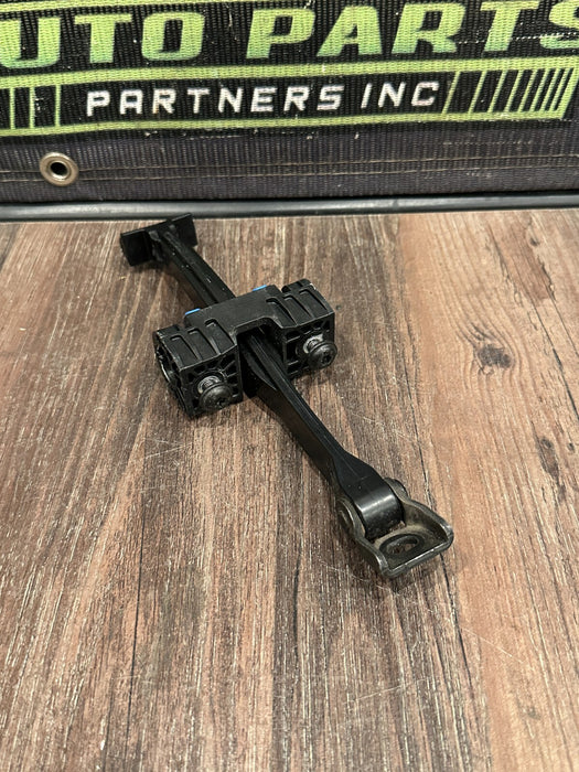 2021 AUDI R8 FRONT LEFT DOOR CATCH OEM 4S0837249