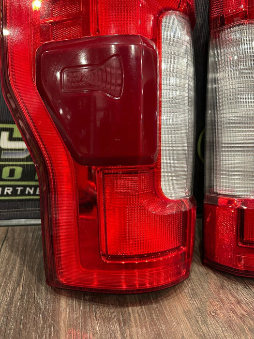 2017 2018 2019 FORD F250 F350 F450 PLATINUM LED TAIL LIGHTS LEFT RIGHT OEM