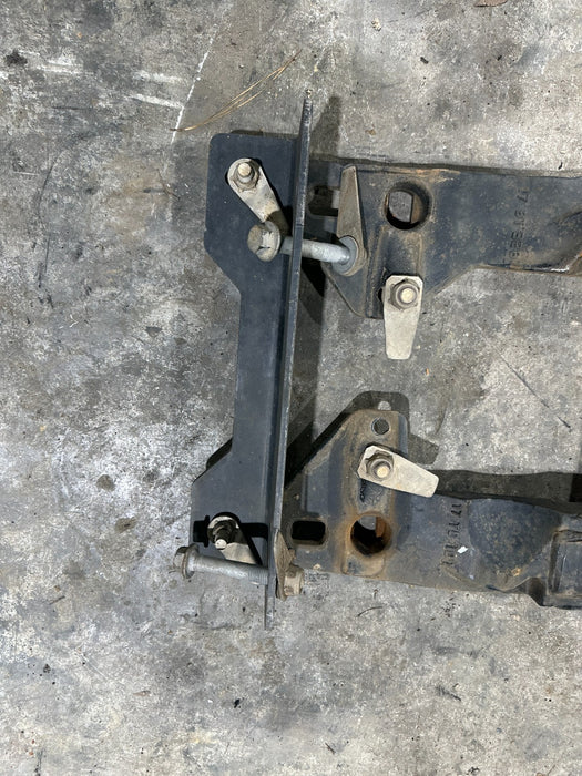2017-2019 FORD F350 F250 F350 5TH WHEEL GOOSENECK HITCH OEM