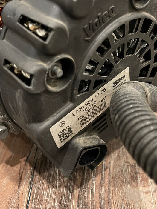 2017 MERCEDES-BENZ C63 AMG V8 ALTERNATOR GENERATOR W/ HOSE OEM 000 906 17 05