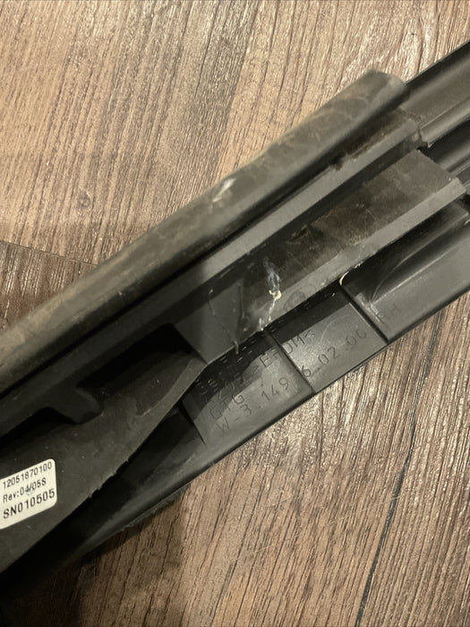 2017 MERCEDES-BENZ C63 AMG CABRIOLET REAR ROOF SEALING RUBBER SEAL 2057500498