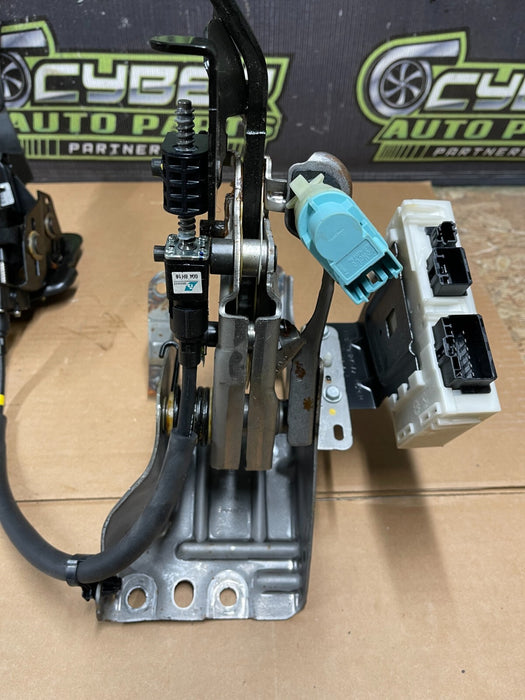 2017-2022 FORD F450 KING RANCH GAS PEDAL & BRAKE PEDAL ASSEMBLY OEM