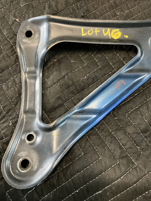 2015 LEXUS RC-F RCF FRONT LEFT DRIVER SIDE FENDER BRACKET OEM