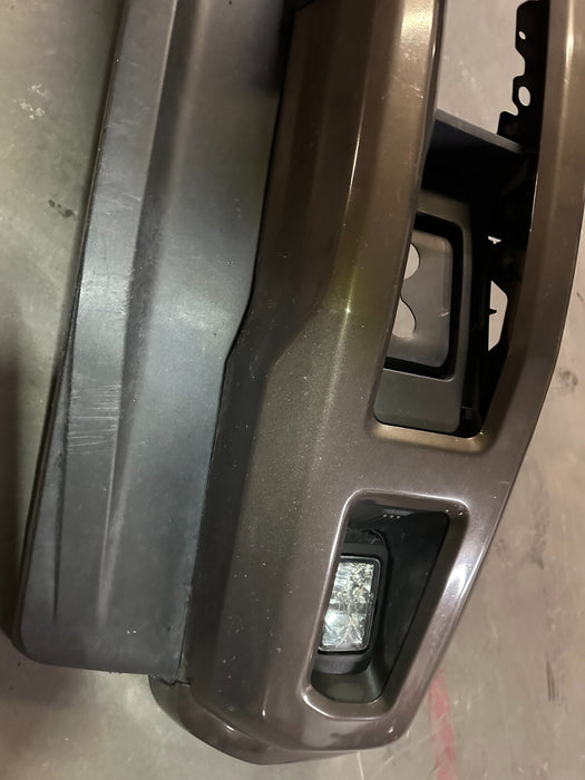 2017-2019 FORD F450 FRONT BUMPER ASSEMBLY OEM (READ/ MINOR DENTS/SCRATCHES)