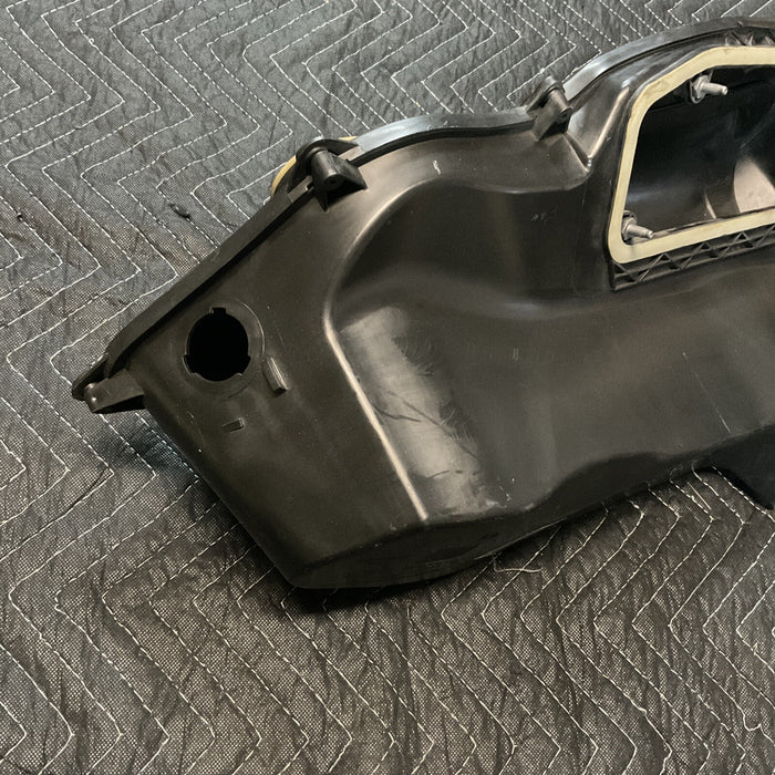 2014 MERCEDES BENZ S550 HEATER AIR BOX DUCT COWL  AIR TANK BLACK OEM