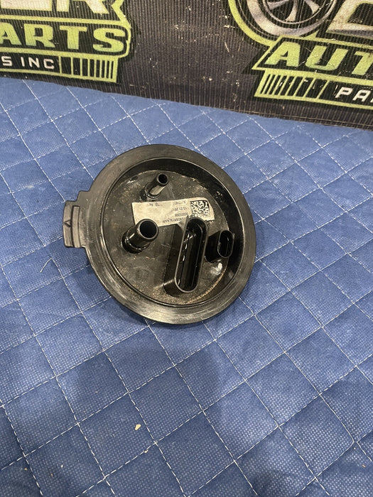 2017 AUDI R8 PLUS RIGHT PASSENGER FUEL TANK TOP HAT FITTINGS 450201319 B