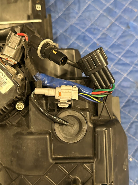 2009-2014 NISSAN GTR GT-R R35 DRIVER LEFT XENON HID HEADLIGHT OEM *FLAW 4,10,11*