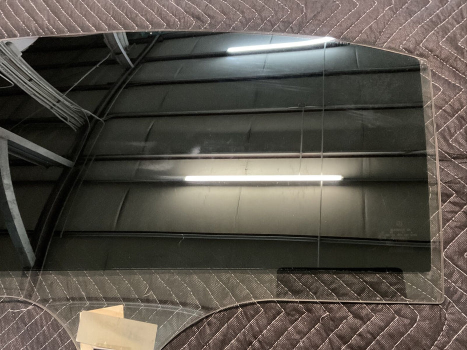 2014 MERCEDES S550 REAR LEFT TINTED WINDOW DOOR GLASS OEM
