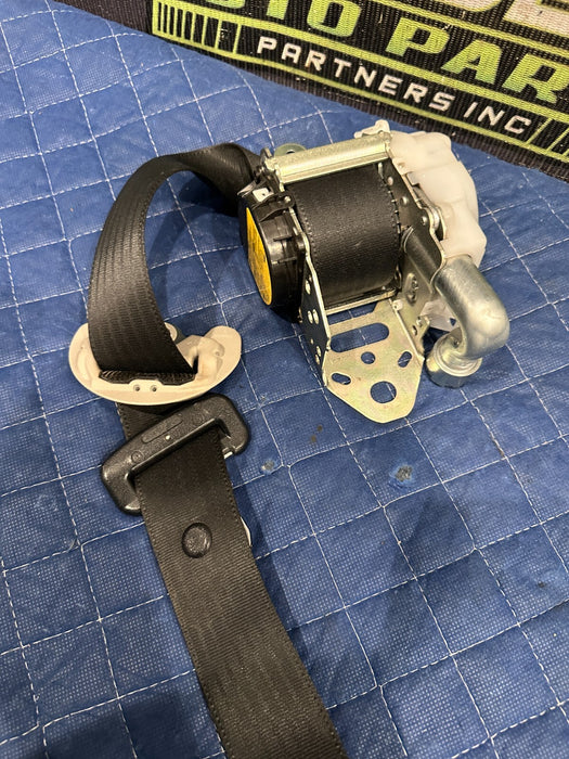 2014 TOYOTA PRIUS V FRONT DRIVER LEFT SEAT BELT SEATBELT OEM J090301 7T2600-P