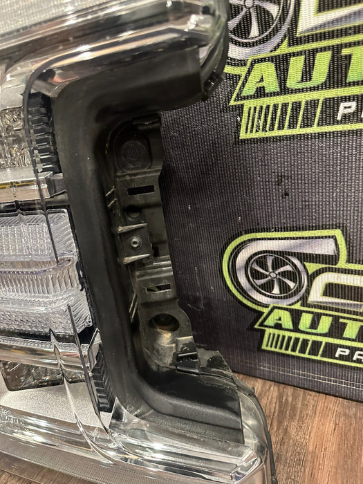 2017 2019 FORD F250 F350 F450 RIGHT PASSENGER HEADLIGHT T LED OEM ~BROKEN TAB~