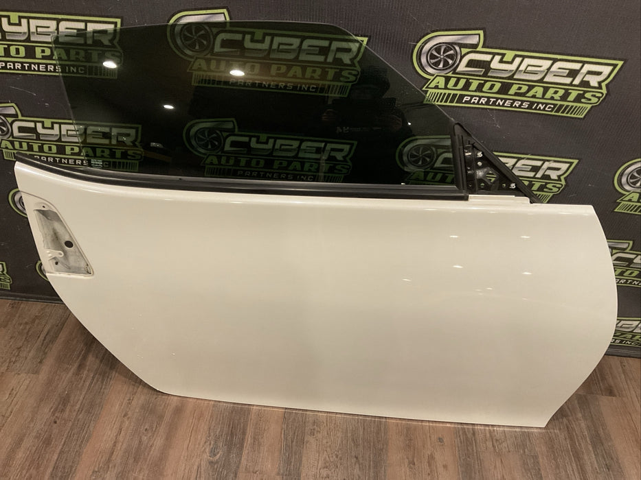 2017 NISSAN 370Z NISMO PASSENGER RIGHT DOOR OEM (PEARL WHITE)~MINOR SCUFFS~