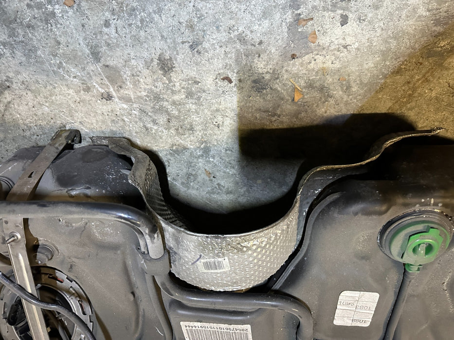2015 MERCEDES BENZ C63S AMG FUEL TANK W/ FILLER NECK OEM