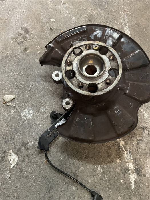 2014 MERCEDES S550 W222 PASSENGER RIGHT REAR SPINDLE KNUCKLE HUB OEM