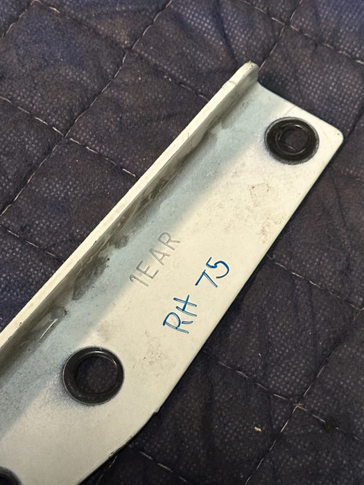 2016 NISSAN 370Z RIGHT PASSENGER HOOD HINGE OEM
