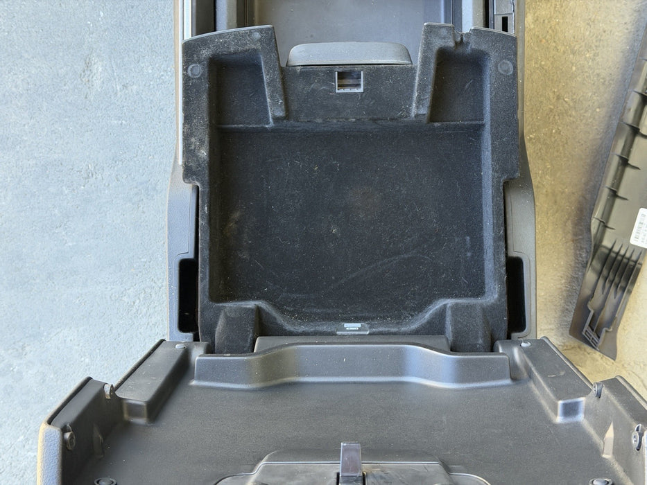 2024 RAM 3500 LARAMIE CENTER CONSOLE BLACK LEATHER *DAMAGE*