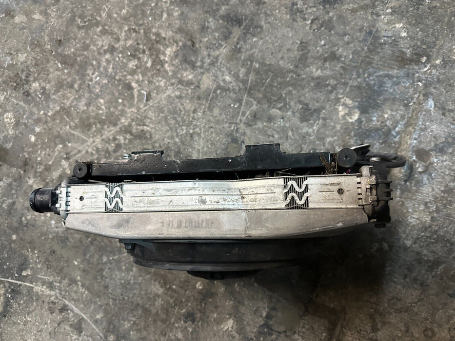 2014 AUDI R8 FRONT DRIVER LEFT RADIATOR 420 121 281 420121281 ASSEMBLY ~READ~