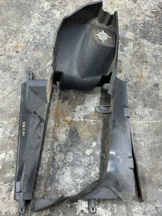 2014 AUDI R8 RIGHT PASSENGER FAN SHROUD OUTER DUCT 420 121 282 B ~CRACKS~