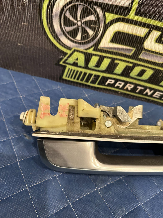 2017-2022 FORD F250 F350 F450 LIMITED FRONT PASSENGER RIGHT DOOR HANDLE (UG) OEM