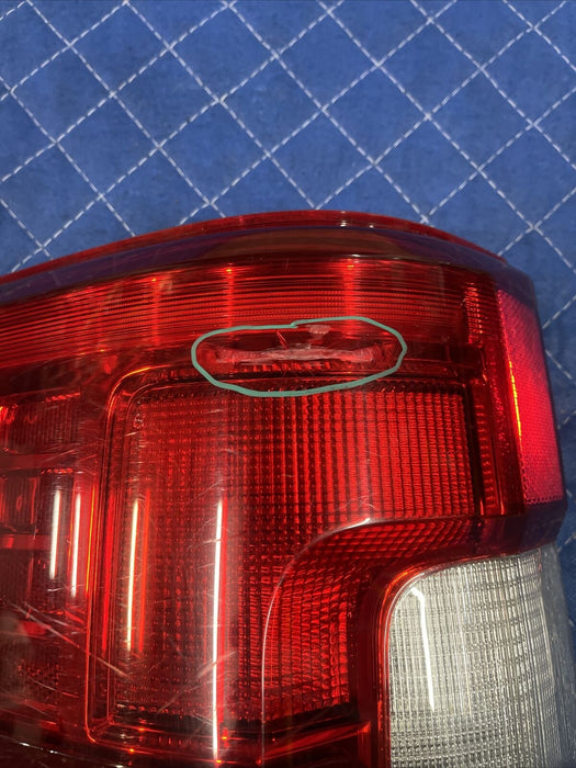 2017-2019 FORD F250 F350 F450 DRIVER LEFT LH LED TAILLIGHT~CRACK~OEM*NO MODULE*