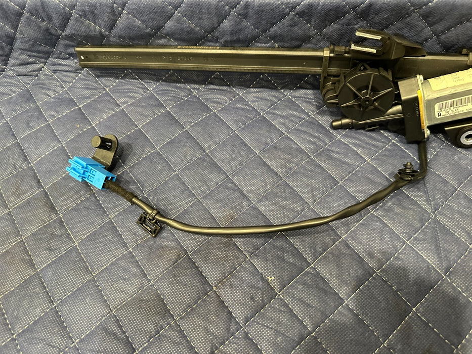 2017 MERCEDES-BENZ C63 AMG CABRIOLET FRONT RH ELECTRIC MOTOR SEATBELT ADJUSTER