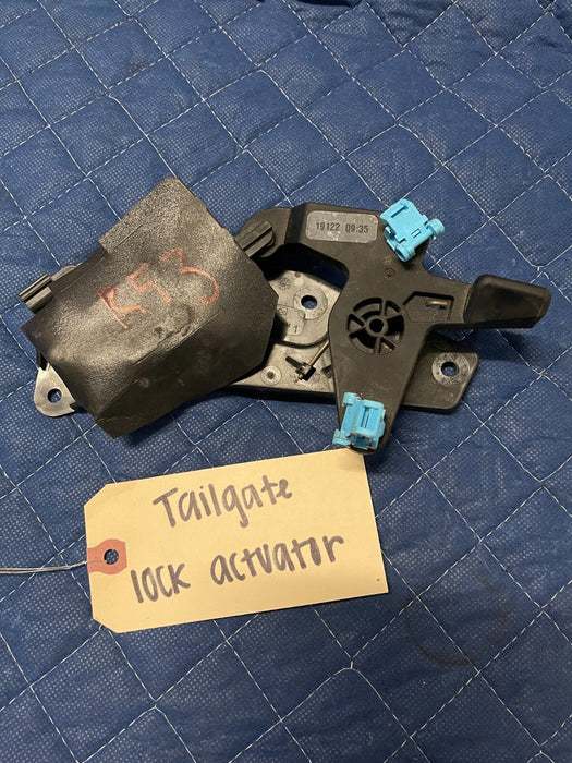 2020 FORD F250 F350 POWERED TAILGATE LOCK ACTUATOR OEM