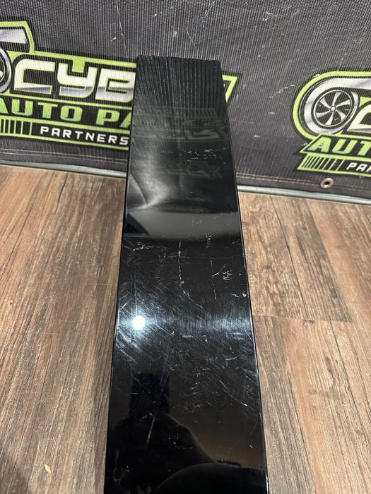 2017 FORD F250 F350 F450 FRONT RIGHT GLOSS BLACK B PILLAR DOOR TRIM OEM *WEAR*