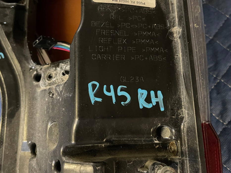 2017-2019 FORD F250 F350 F450 PASSENGER RIGHT TAIL LIGHT OEM *WATER DAMAGE*