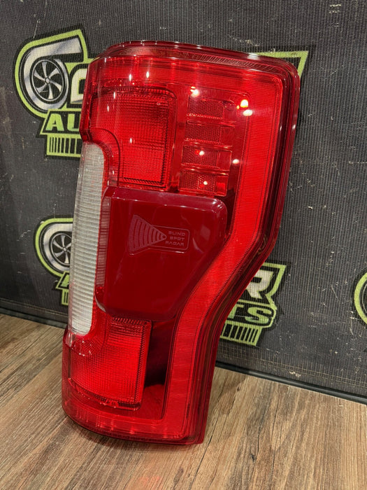 2017-2019 FORD F250 F350 F450 REAR PASSENGER RIGHT LED TAIL LIGHT ASSEMBLY OEM