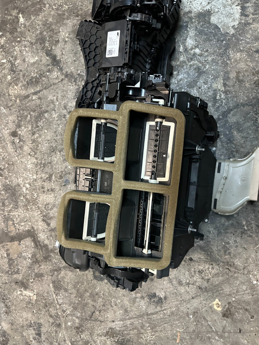 2020 BMW M4 F82 HVAC HEATER CORE A/C BLOWER HOUSING UNIT ASSEMBLY 6411 9325141