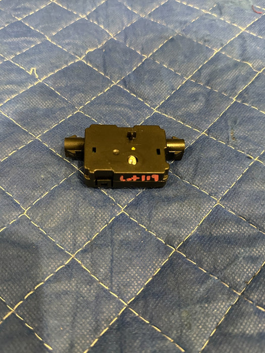 2024 BMW M3 M4 G80 G82 ANTENNA FILTER TRAP CIRCUIT OEM 6832256