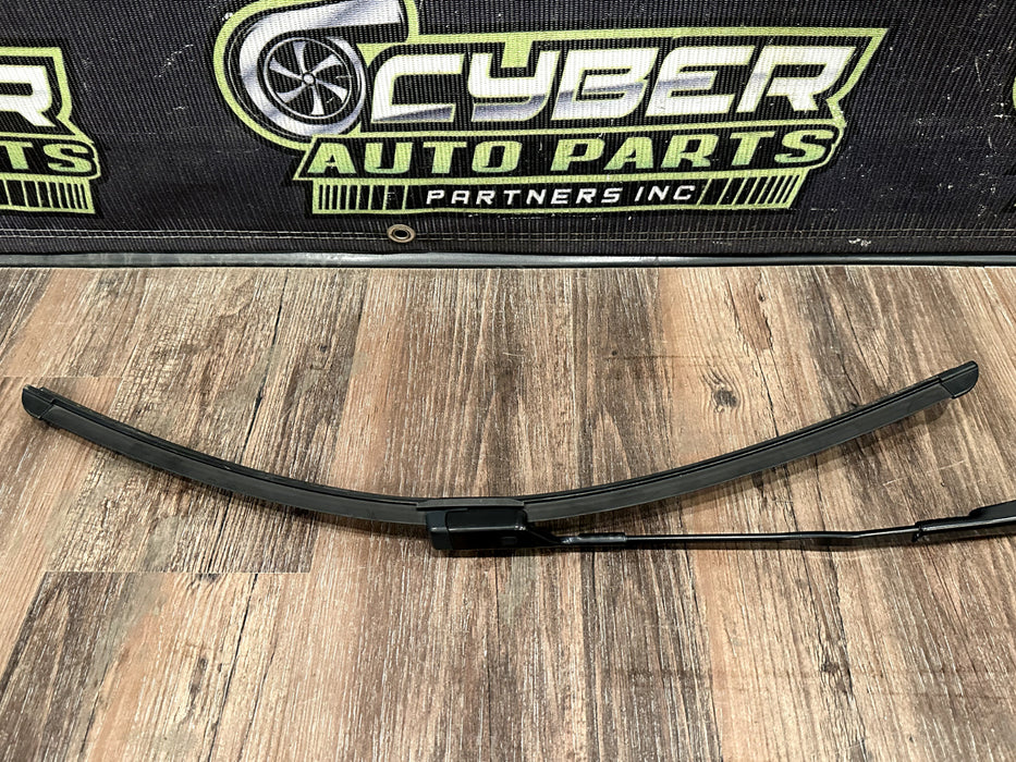 2017 2018 AUDI R8 PLUS FRONT PASSENGER RIGHT WINDSHIELD WIPER OEM