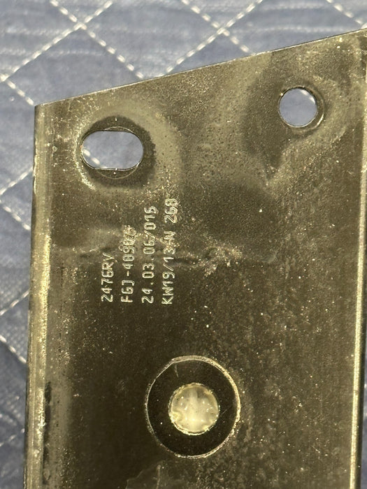 2014 AUDI R8 OEM FRONT PASSENGER RIGHT BUMPER BRACKET 420807552 420 807 552 A