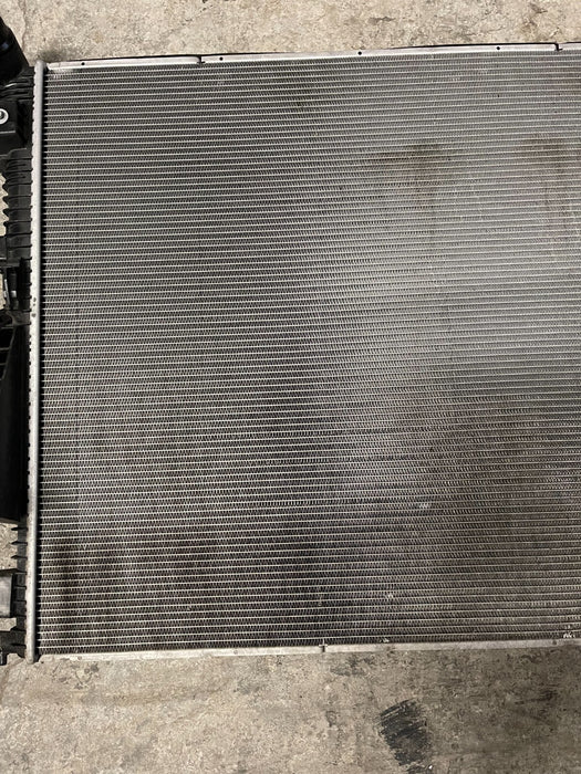 2017-2019 FORD F250 F350 6.7L DIESEL SUPERDUTY RADIATOR OEM *BENT*