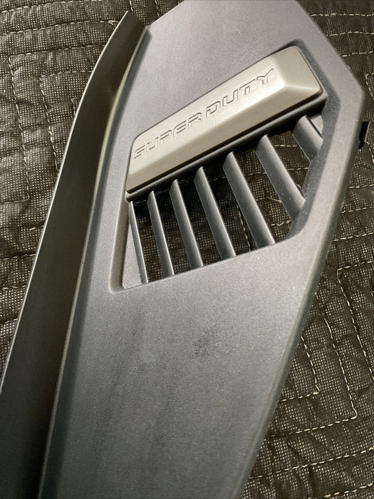 2017 2018 2019 FORD F250 F350 DRIVER LH SIDE END PANEL SUPER DUTY BADGE