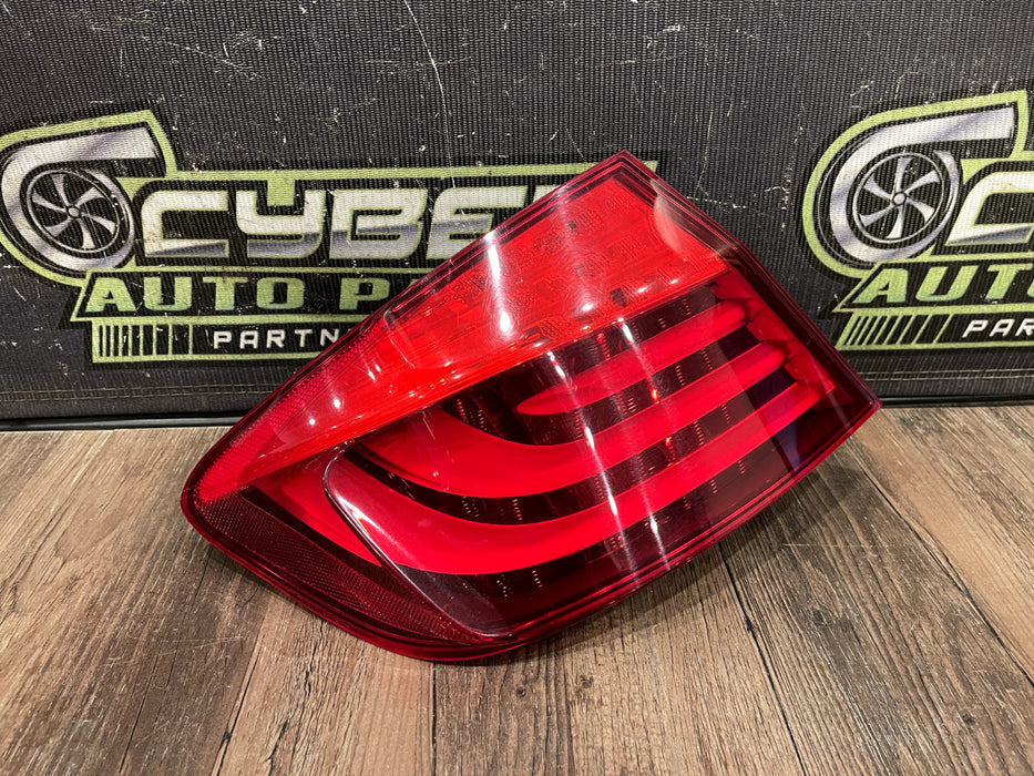 2011 BMW 550i F10 5 SERIES DRIVER LEFT LED OUTER TAILIGHT *SCUFFS/READ DESC*