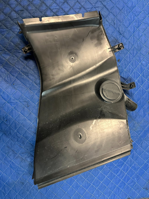 2018 AUDI R8 QUATTRO OEM REAR RIGHT AIR INTAKE DUCT GUIDE 4S7121334 ~DAMAGE~