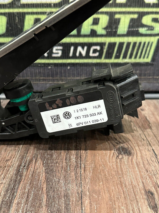 2017-18 AUDI R8 GAS ACCELERATOR PEDAL W SENSOR OEM 1K1 723 503 / 4S0 863 657
