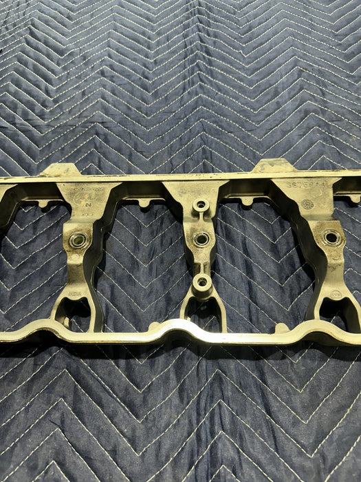 2015 DODGE RAM 2500 ENGINE VALVE COVER ROCKER HOUSING OEM 3975944